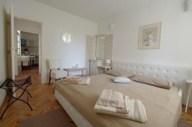 Apartments Lorenandreja Rab Town Eksteriør billede